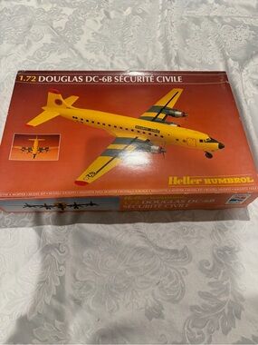 Douglas DC-6B Sécurité Civile Yellow Model Kit